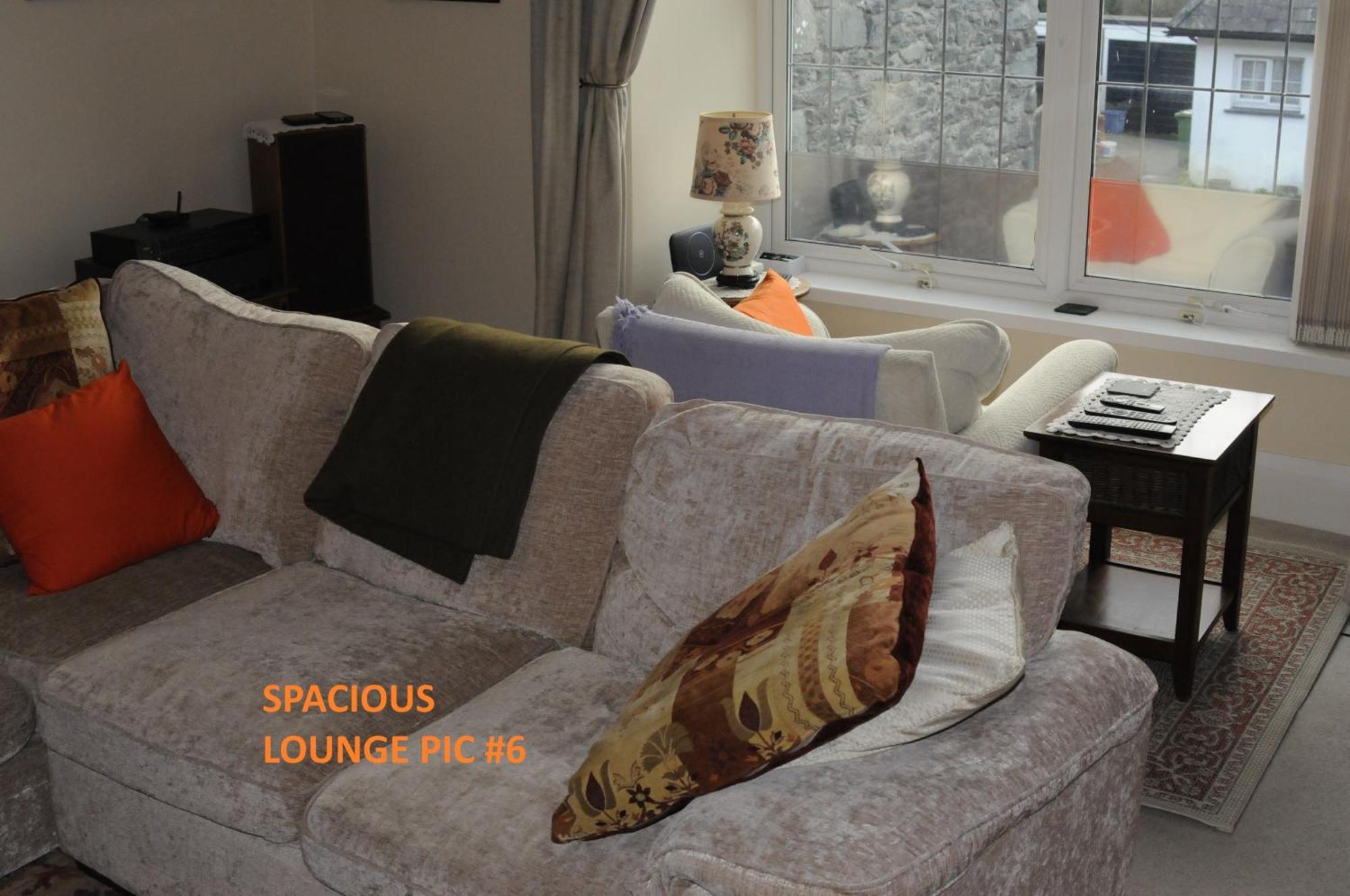 Harlech/huge Three Bedroom/best Location Apartment